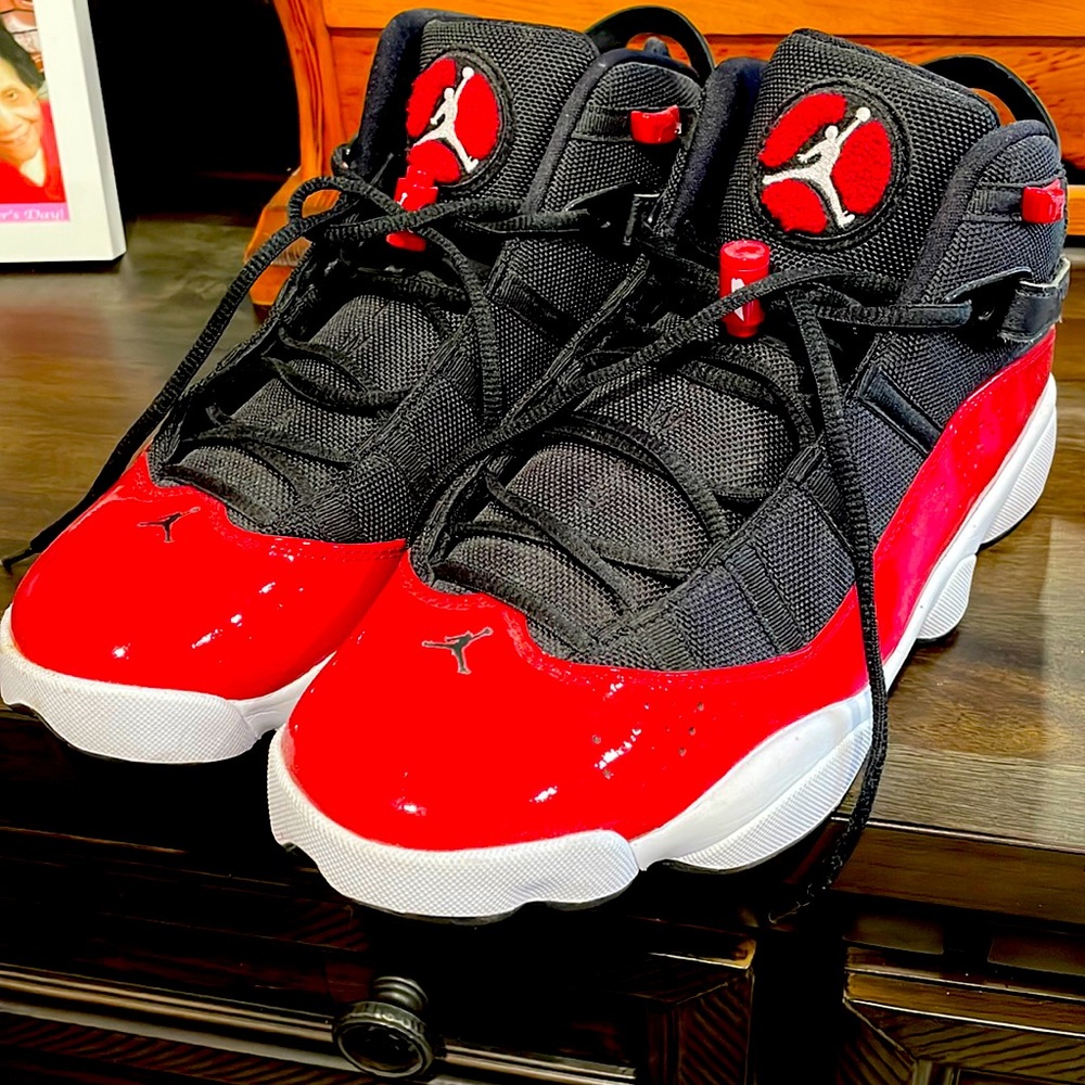 Nike air Jordan’s. No box never worn.